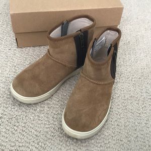 Ugg Adler Sneaker Boot with Box Size 13 So cute!